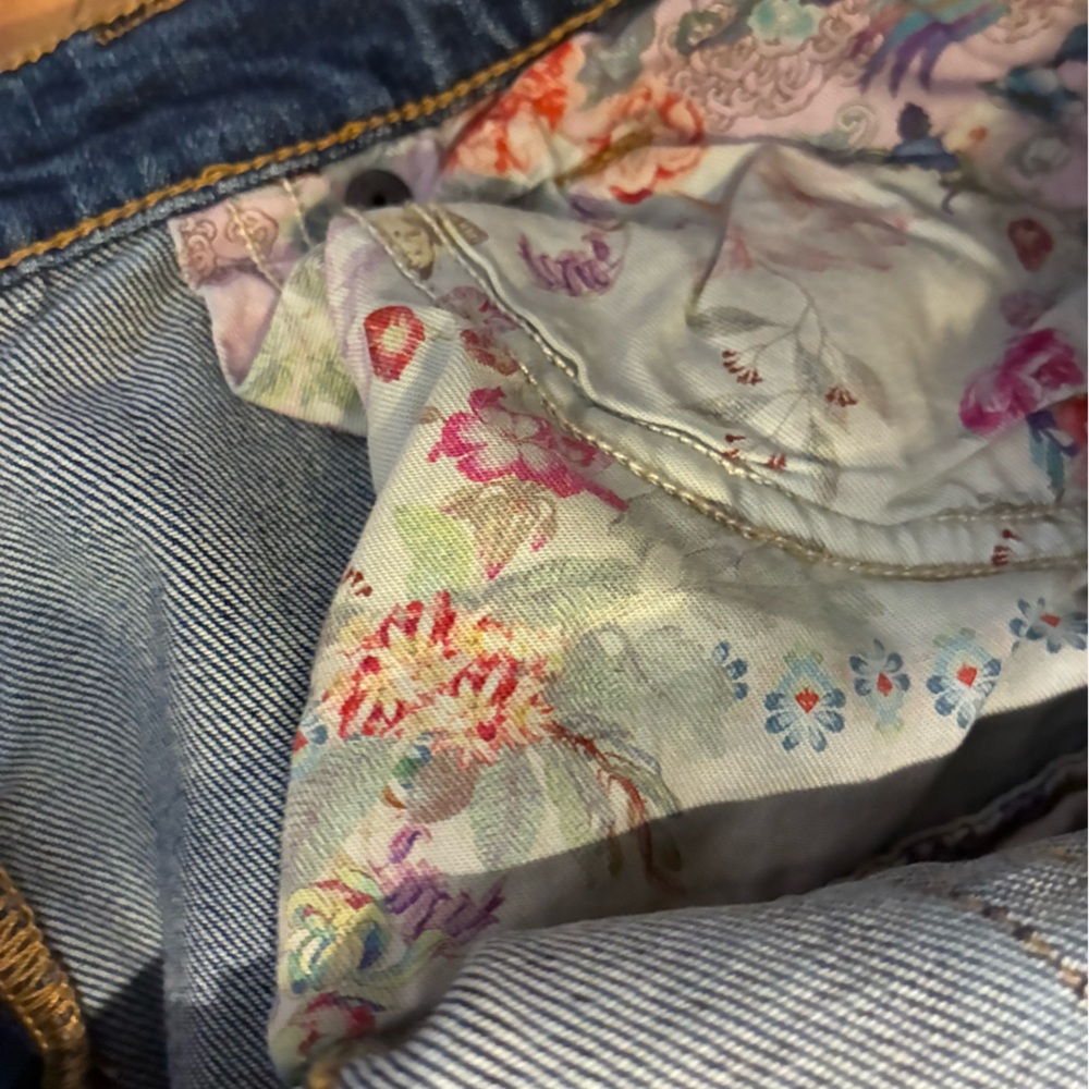 Johnny Was embroidered cropped flare jeans boho raw hem denim size 29 - Picture 7 of 9